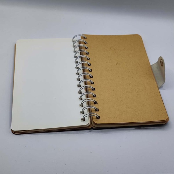 Jegyzetfüzet 10x18cm keményfedeles sima